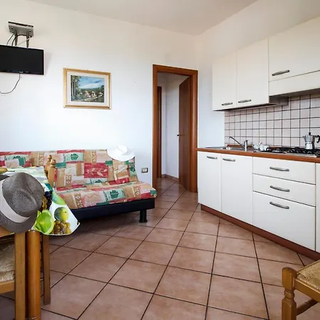 Residenceduemari 3* Capo Vaticano
