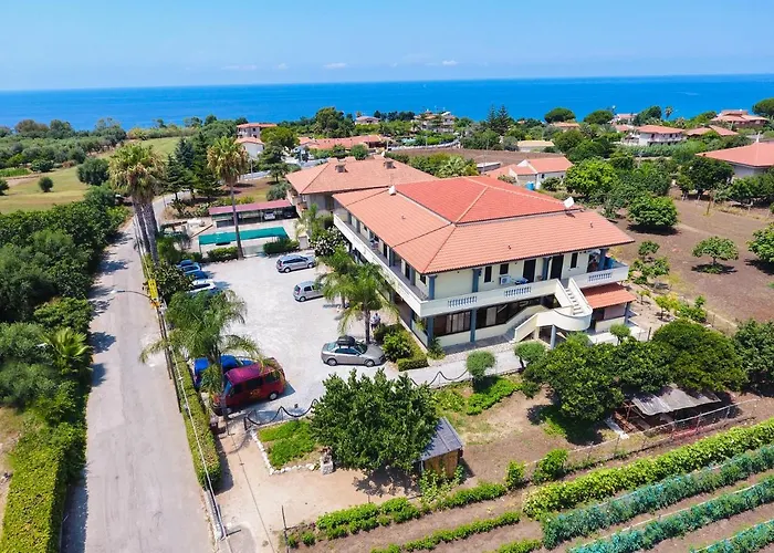 Residenceduemari Apartmanhotel Capo Vaticano